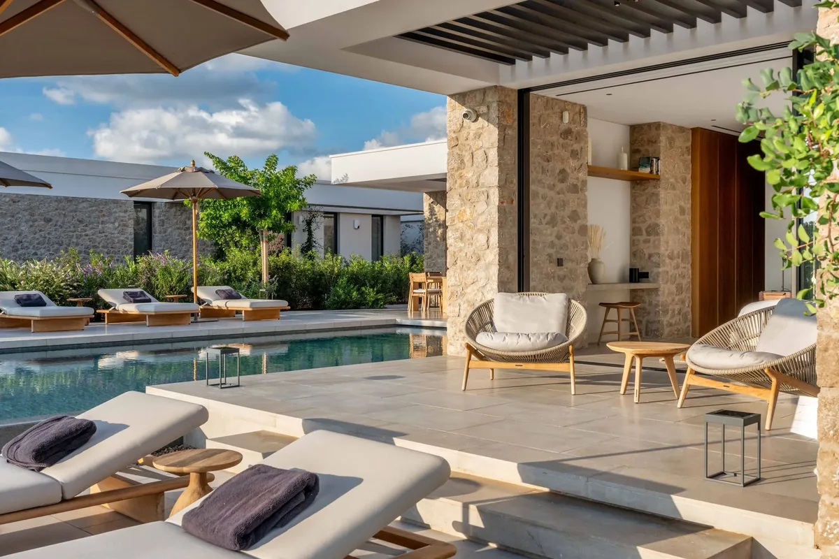NiMax Residence with private terraces and pool